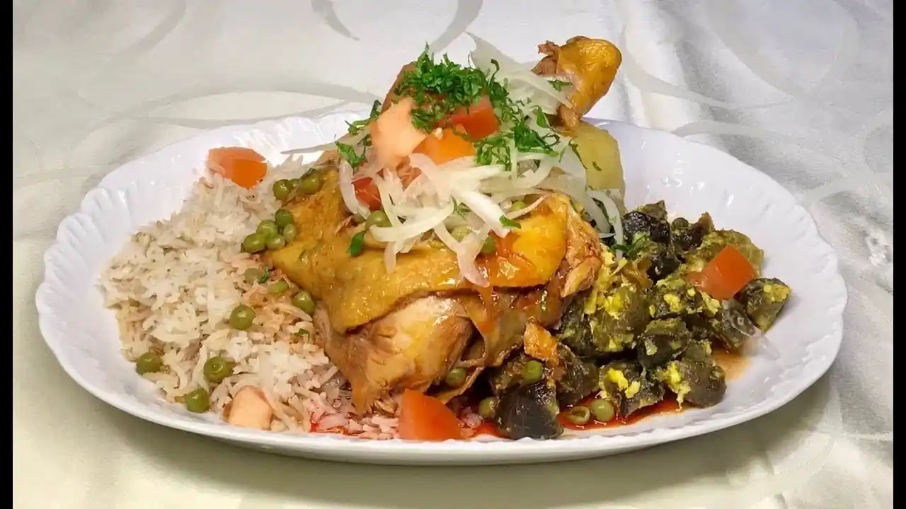 Picante de Pollo con arroz y cilantro