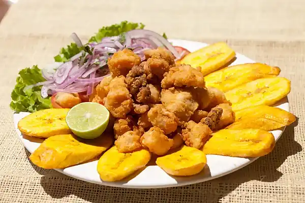 Chicharrón de pescado con limón