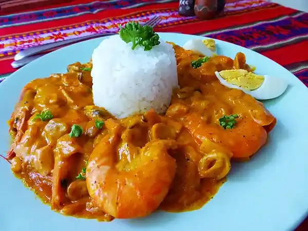 Picante de mariscos con arroz